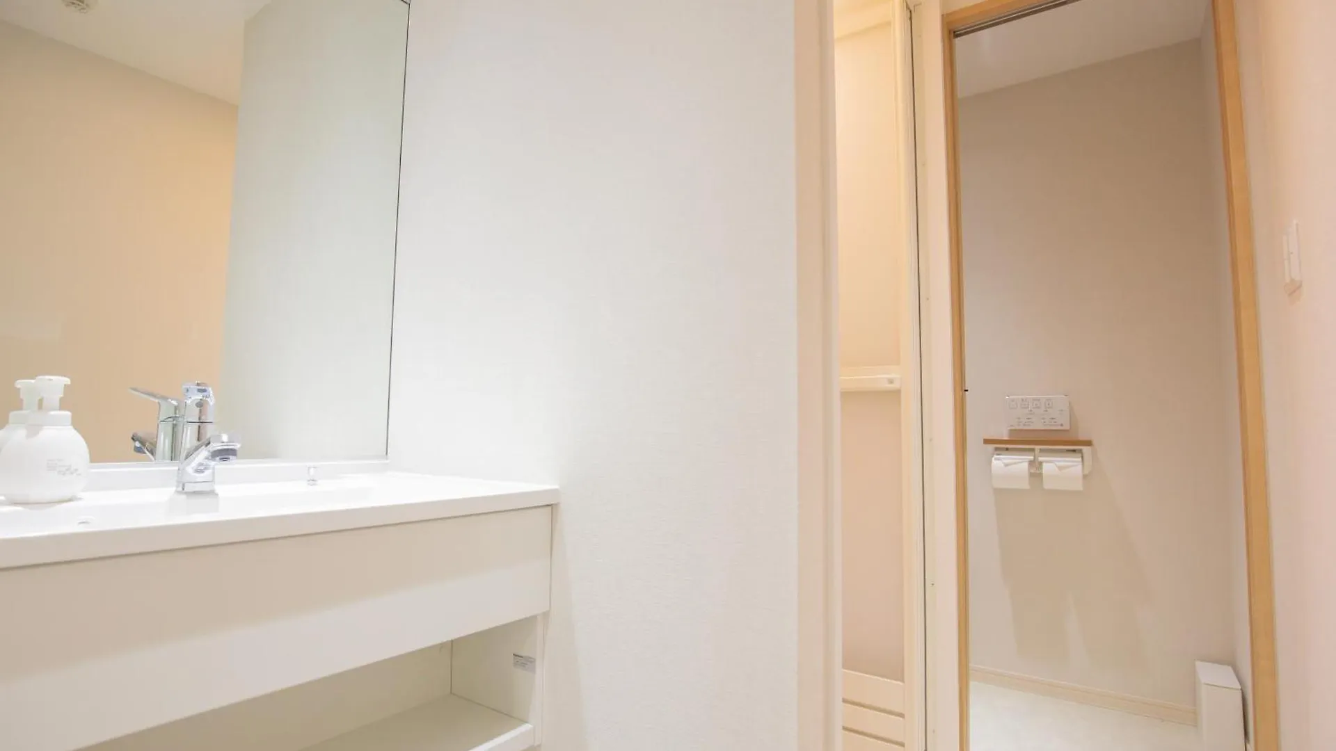Apartment 1Min Walk To Higashi Shinjuku Sta 8Ppl Shinjuku Gyoen丶 National Garden丶 Kabukicho丶 Shinjuku Station丶 Golden Gai丶 Tokyo Metropolitan Government Building Yyoqa Japan
